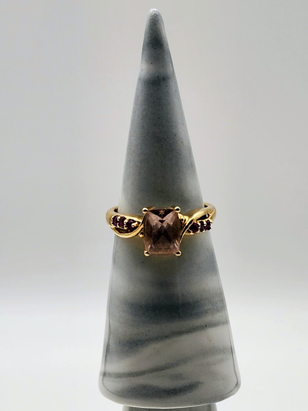 TJC 14K Yellow Gold Cushion Morganite Swirl Gemstone Ruby Accents Ring Size 8